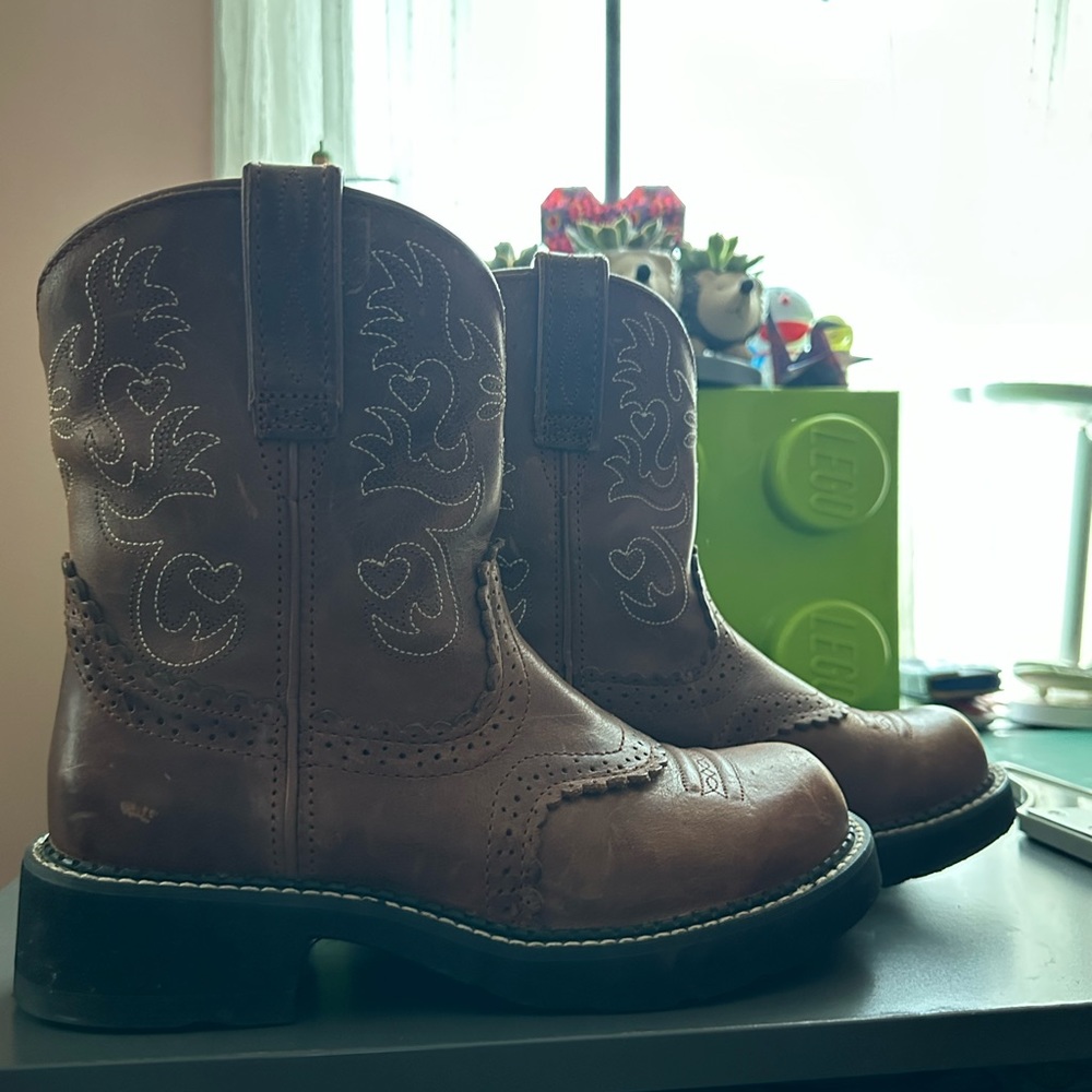 Ariat cowboy boots